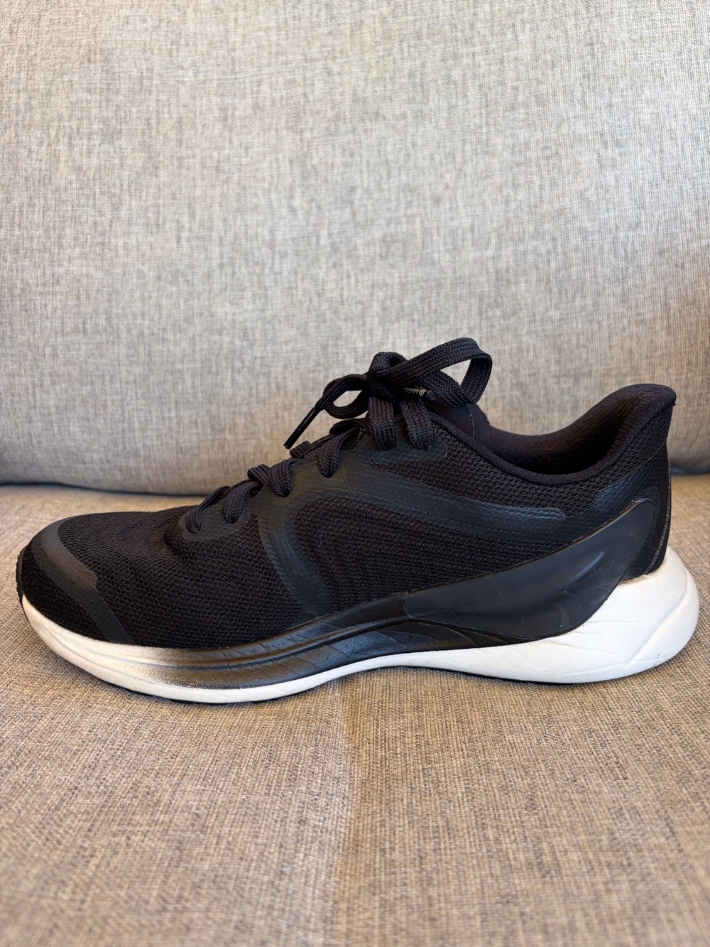 Lululemon Blissfeel 2 Black and White Womens Running Shoes - Picture 5 of 16
